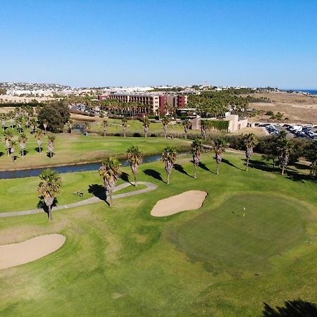 Ambassador Salgados Beach Suites Албуфейра Екстериор снимка