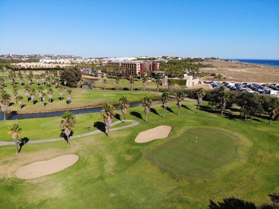 Ambassador Salgados Beach Suites Албуфейра Екстериор снимка