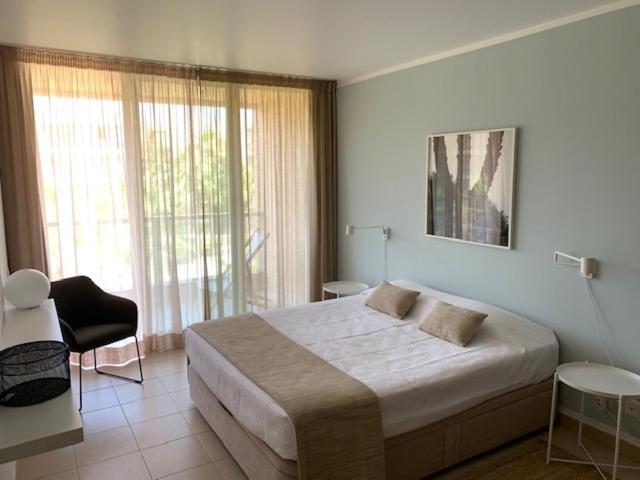 Ambassador Salgados Beach Suites Албуфейра Екстериор снимка